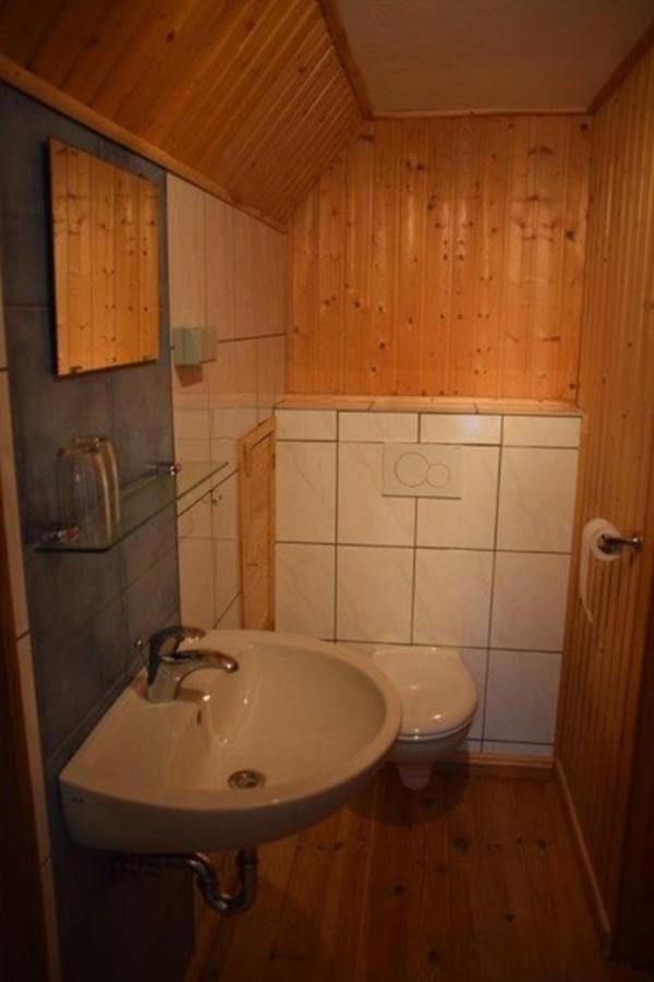 Ferienhaus Zur Kleinen Kneipe 弗拉敦根 外观 照片